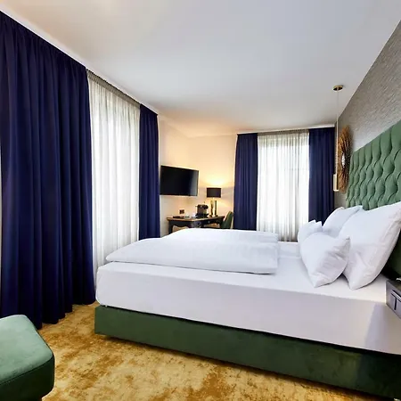 Carls Hotel