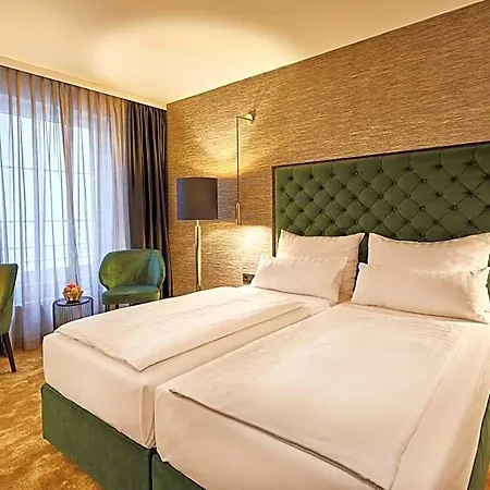 Hotel Carls 4*