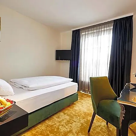 Hotel Carls 4*